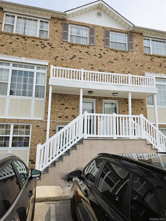 142 Mermaid Lane 284, Bronx, NY 10473 — photo 2
