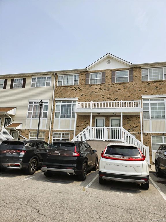 142 Mermaid Lane 284, Bronx, NY 10473 — photo 3