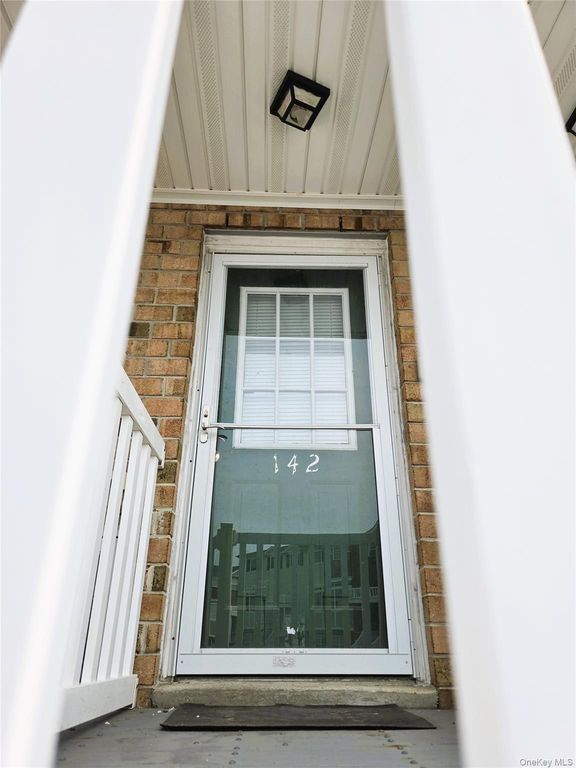 142 Mermaid Lane 284, Bronx, NY 10473 — photo 4