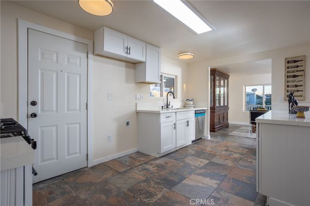 301 E Foothill Boulevard E 39, Pomona, CA 91767