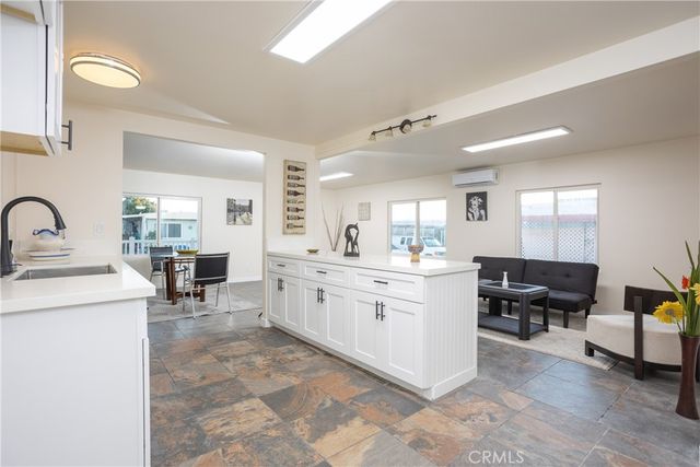 301 E Foothill Boulevard E 39, Pomona, CA 91767