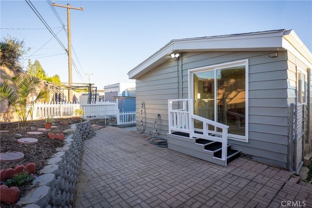 301 E Foothill Boulevard E 39, Pomona, CA 91767