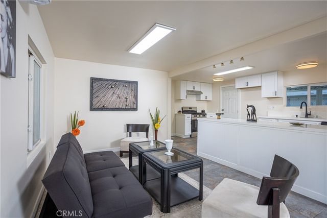 301 E Foothill Boulevard E 39, Pomona, CA 91767
