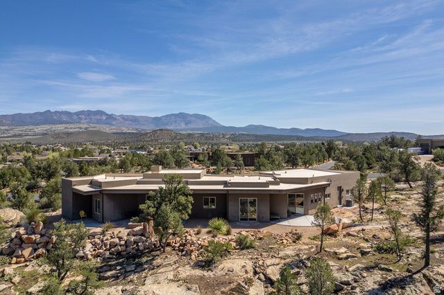 371 N PINION HILLS DR, Dammeron Valley, UT 84783