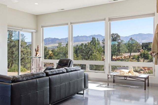 371 N PINION HILLS DR, Dammeron Valley, UT 84783