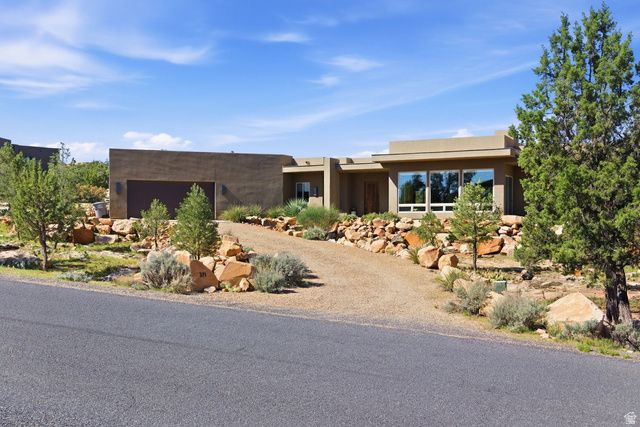 371 N PINION HILLS DR, Dammeron Valley, UT 84783