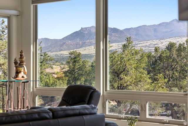 371 N PINION HILLS DR, Dammeron Valley, UT 84783