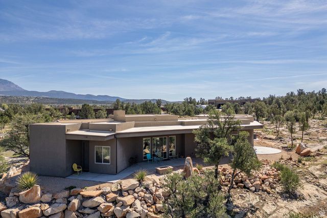 371 N PINION HILLS DR, Dammeron Valley, UT 84783