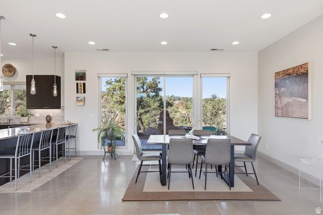 371 N PINION HILLS DR, Dammeron Valley, UT 84783