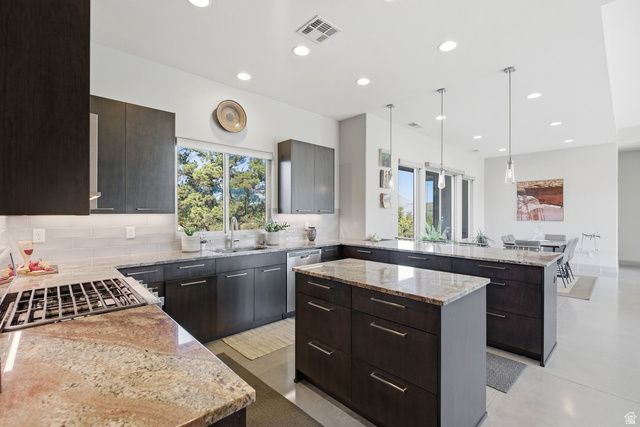 371 N PINION HILLS DR, Dammeron Valley, UT 84783