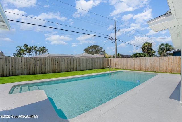 345 Park Avenue SE, Satellite Beach, FL 32937