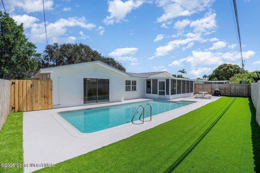 345 Park Avenue SE, Satellite Beach, FL 32937