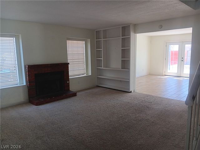 121 Logansberry Lane, Las Vegas, NV 89145