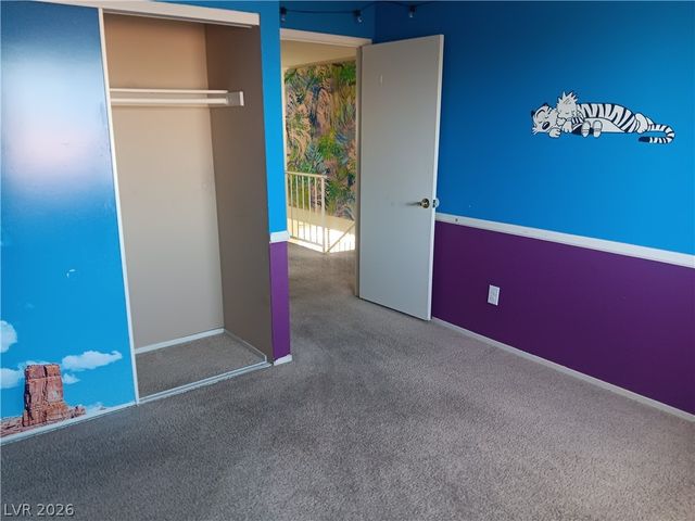 121 Logansberry Lane, Las Vegas, NV 89145