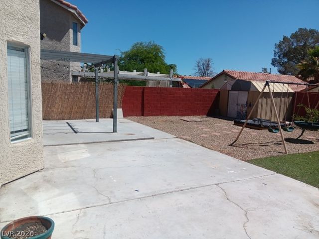 121 Logansberry Lane, Las Vegas, NV 89145