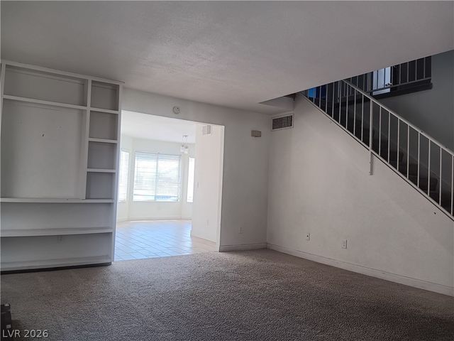121 Logansberry Lane, Las Vegas, NV 89145