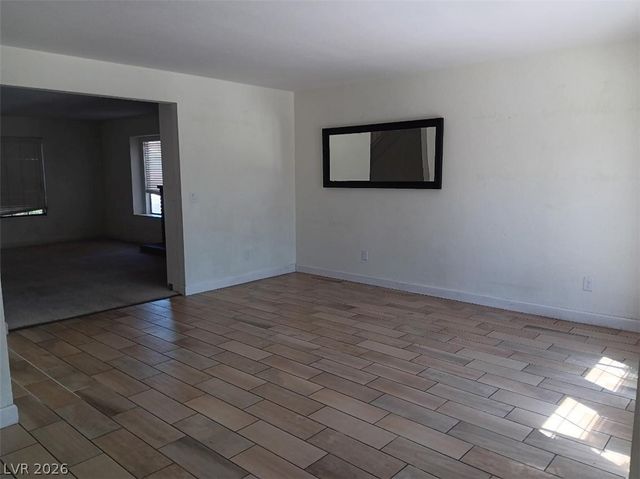 121 Logansberry Lane, Las Vegas, NV 89145
