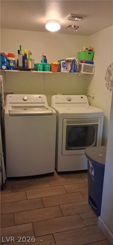 121 Logansberry Lane, Las Vegas, NV 89145