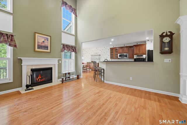 521 Putting Green Lane 521, Oxford, CT 06478