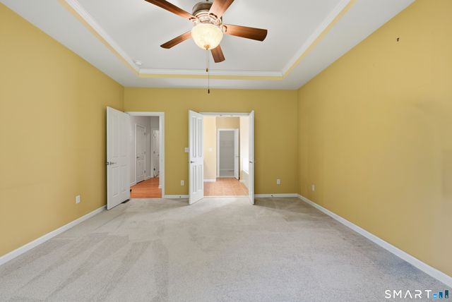 521 Putting Green Lane 521, Oxford, CT 06478