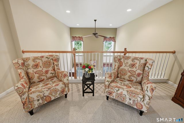 521 Putting Green Lane 521, Oxford, CT 06478