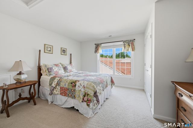 521 Putting Green Lane 521, Oxford, CT 06478