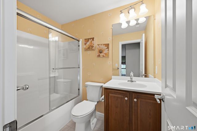 521 Putting Green Lane 521, Oxford, CT 06478