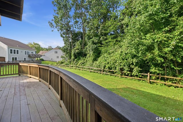 521 Putting Green Lane 521, Oxford, CT 06478