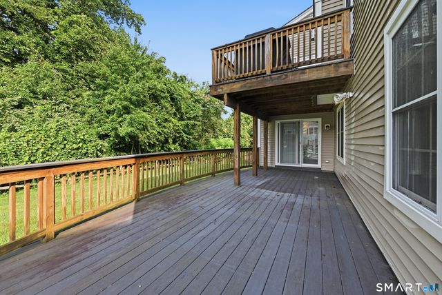 521 Putting Green Lane 521, Oxford, CT 06478