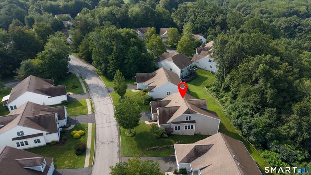 521 Putting Green Lane 521, Oxford, CT 06478
