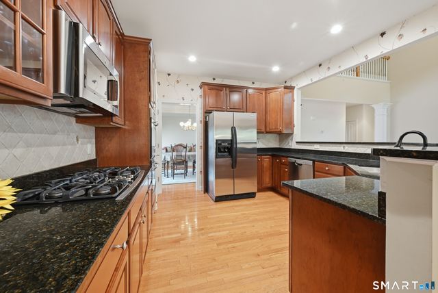 521 Putting Green Lane 521, Oxford, CT 06478