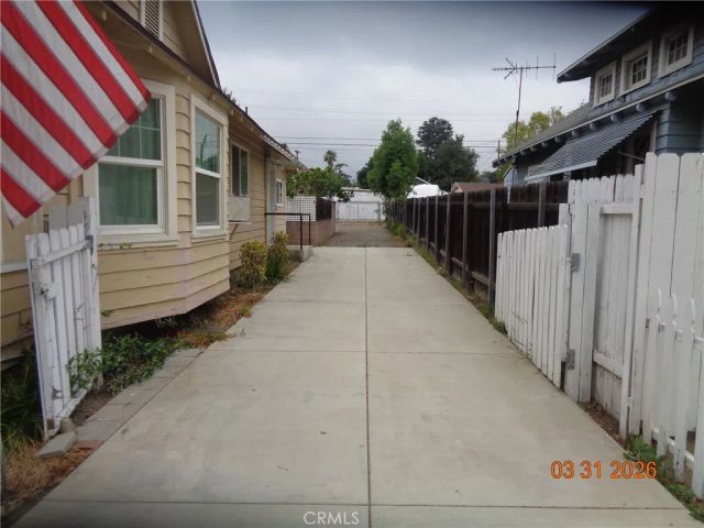 723 E 9th Street, Upland, CA 91786