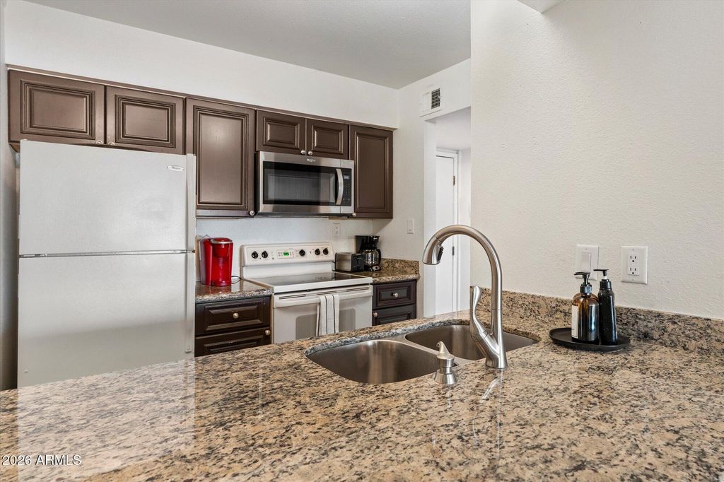 7625 E CAMELBACK Road B325, Scottsdale, AZ 85251 — photo 2