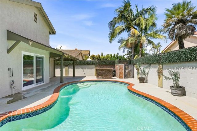 6009 E Calle Cedro, Anaheim Hills, CA 92807