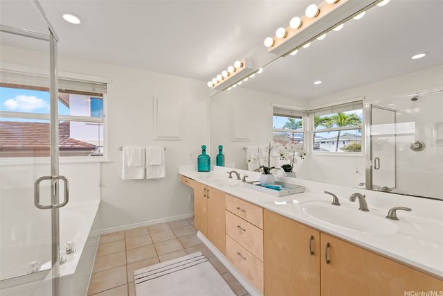 134 Hoahana Place, Honolulu, HI 96825
