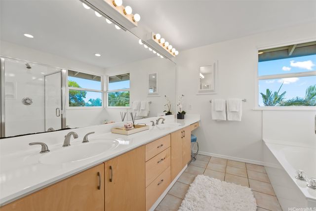 134 Hoahana Place, Honolulu, HI 96825
