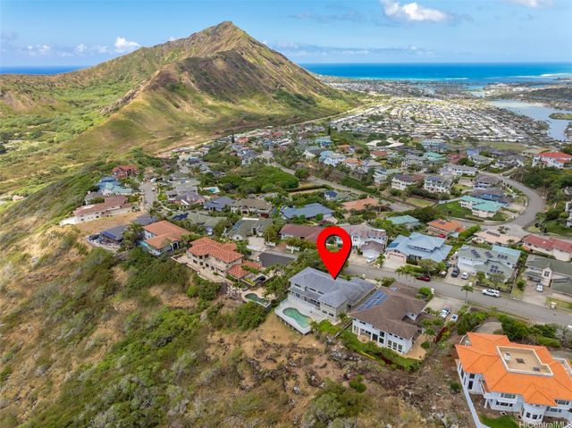 134 Hoahana Place, Honolulu, HI 96825