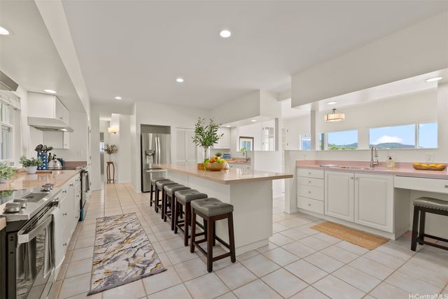 134 Hoahana Place, Honolulu, HI 96825