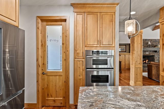 152 NW Champanelle Way, Bend, OR 97703