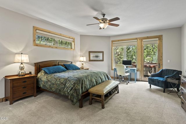152 NW Champanelle Way, Bend, OR 97703