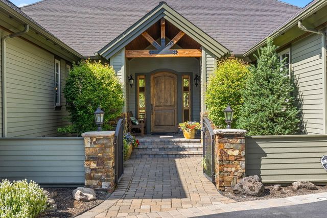 152 NW Champanelle Way, Bend, OR 97703