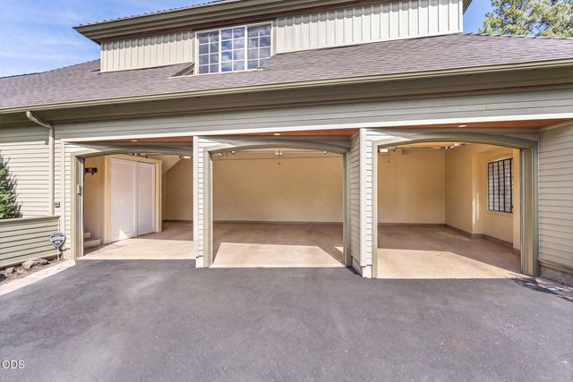 152 NW Champanelle Way, Bend, OR 97703