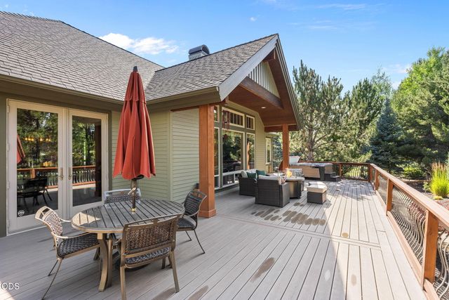 152 NW Champanelle Way, Bend, OR 97703