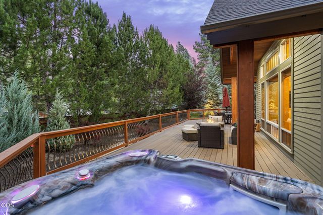 152 NW Champanelle Way, Bend, OR 97703