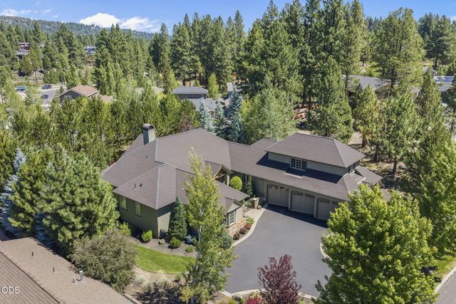 152 NW Champanelle Way, Bend, OR 97703