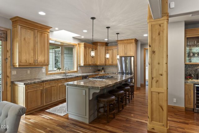 152 NW Champanelle Way, Bend, OR 97703