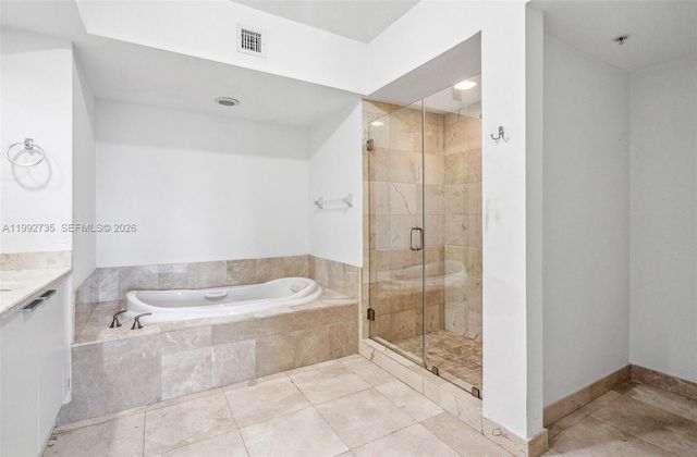 14951 Royal Oaks Lane 1706, North Miami, FL 33181