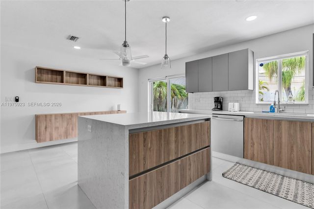617 NW 30th Court, Wilton Manors, FL 33311