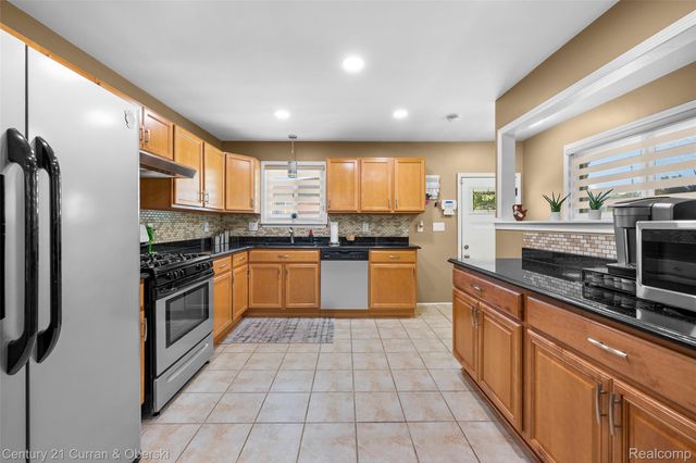 26331 Hass Street, Dearborn, MI 48127