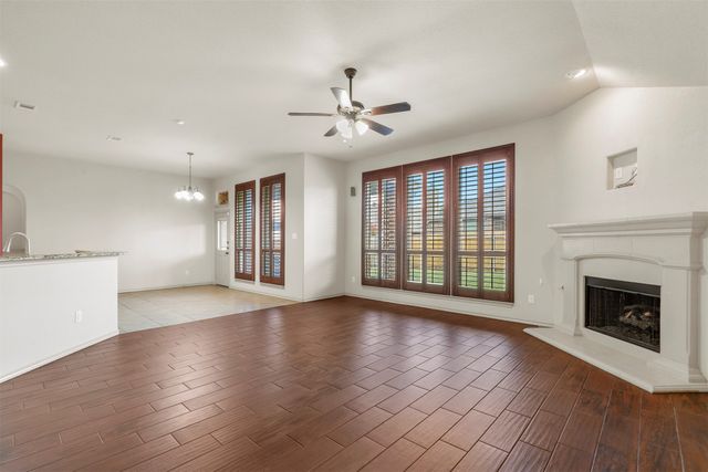 5345 Thornbush Drive, Fort Worth, TX 76179